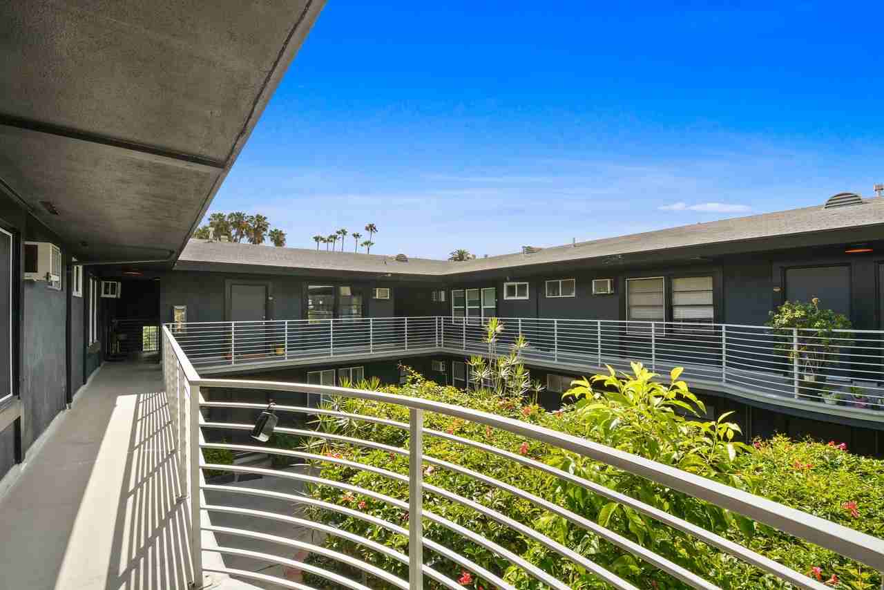 1844-1850 North Harvard - Photo 2 of 24