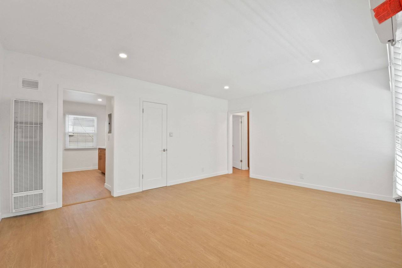 1844-1850 North Harvard - Photo 3 of 24