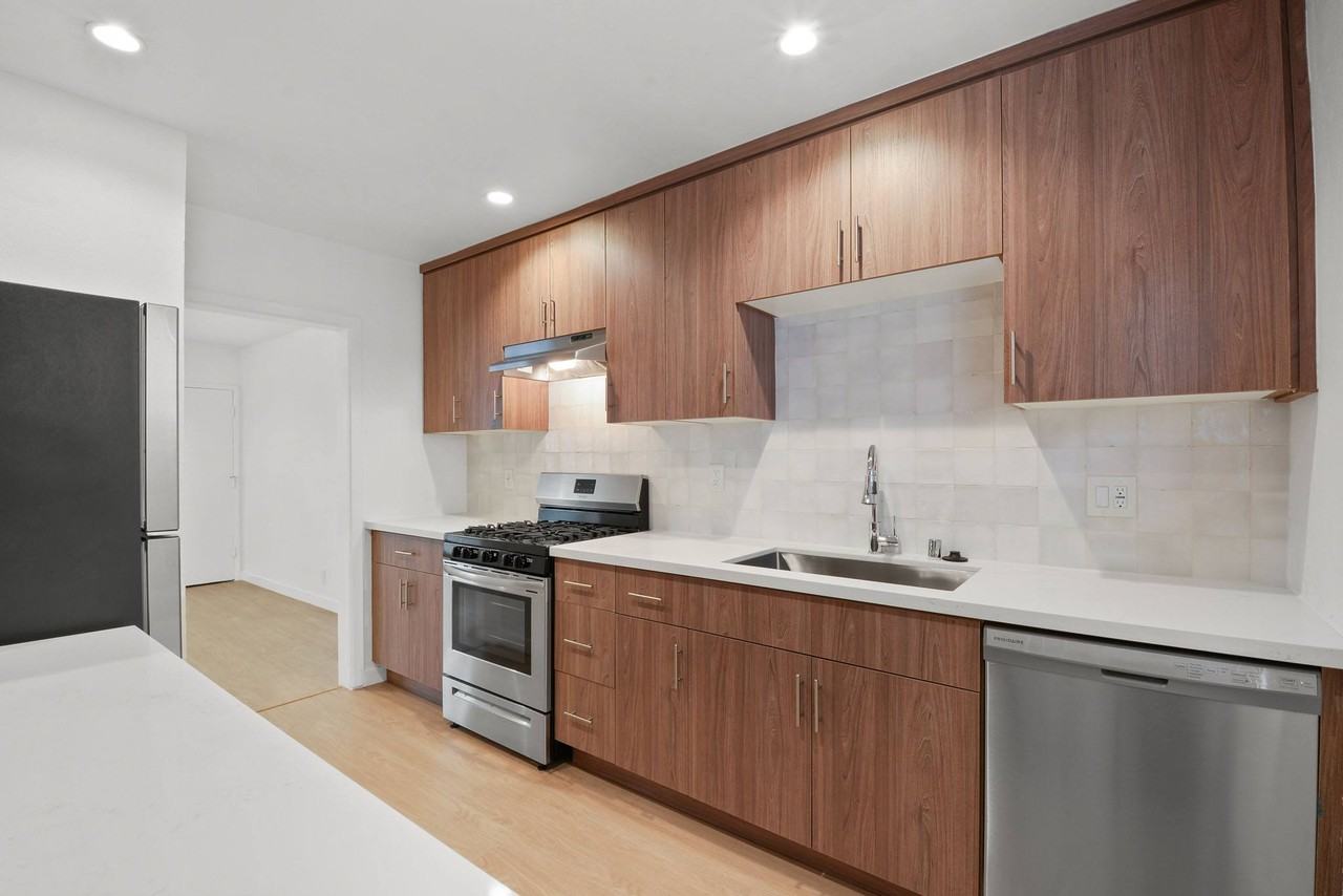 1844-1850 North Harvard - Photo 4 of 24