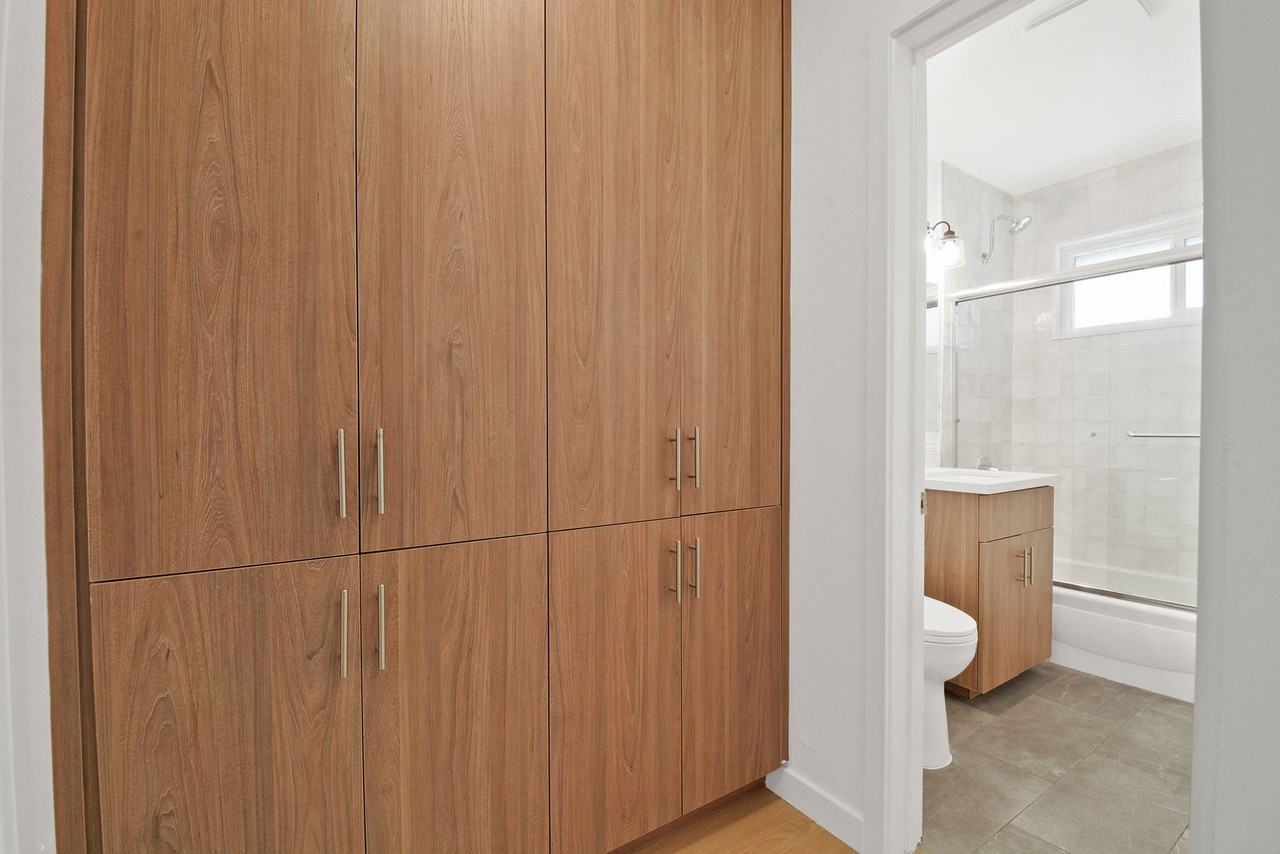 1844-1850 North Harvard - Photo 5 of 24