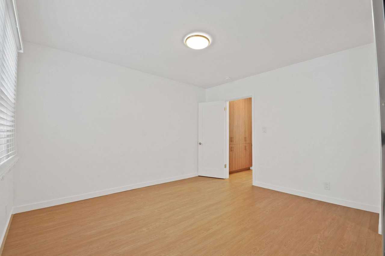 1844-1850 North Harvard - Photo 7 of 24