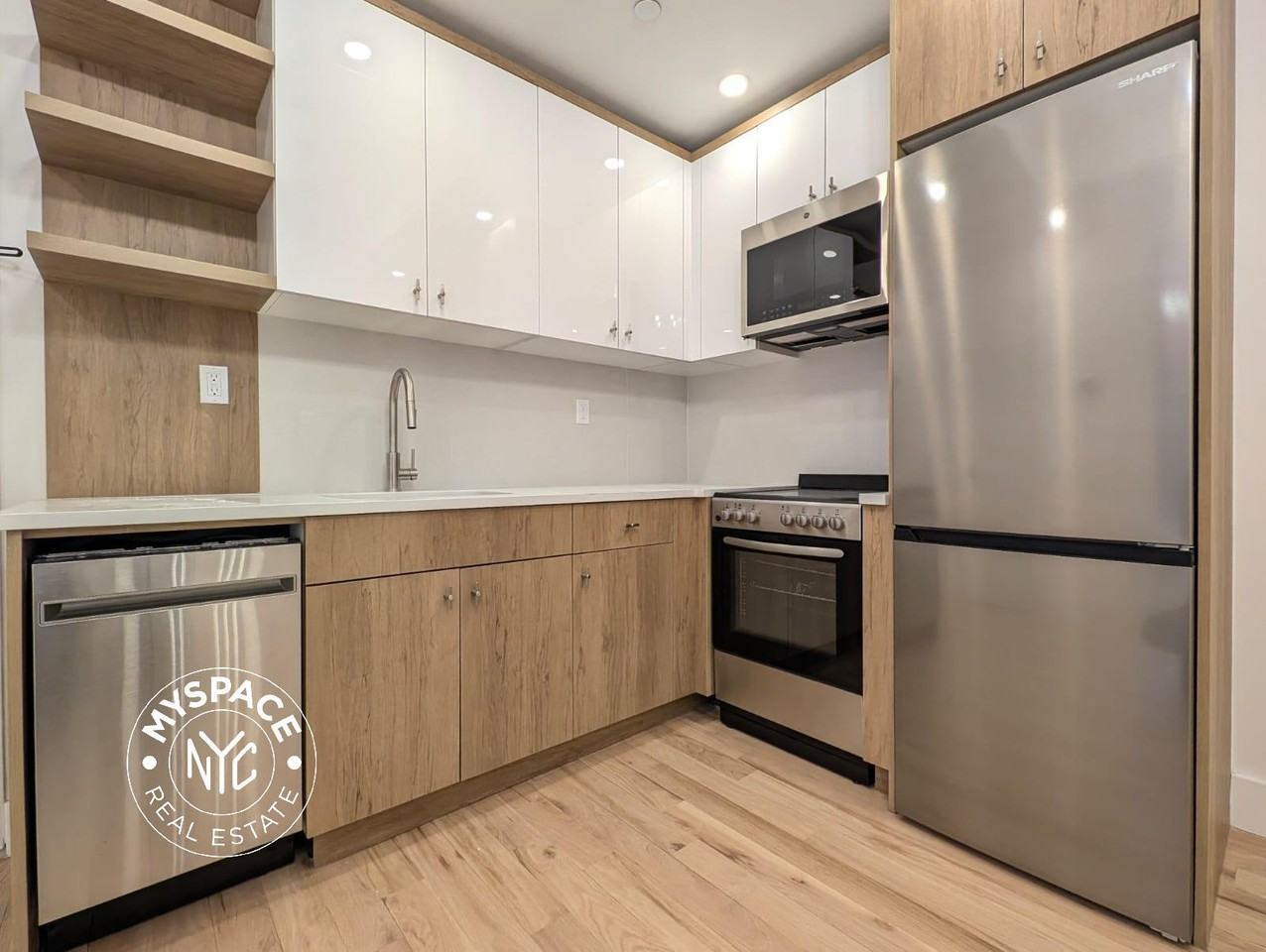 376 Montgomery St #3A