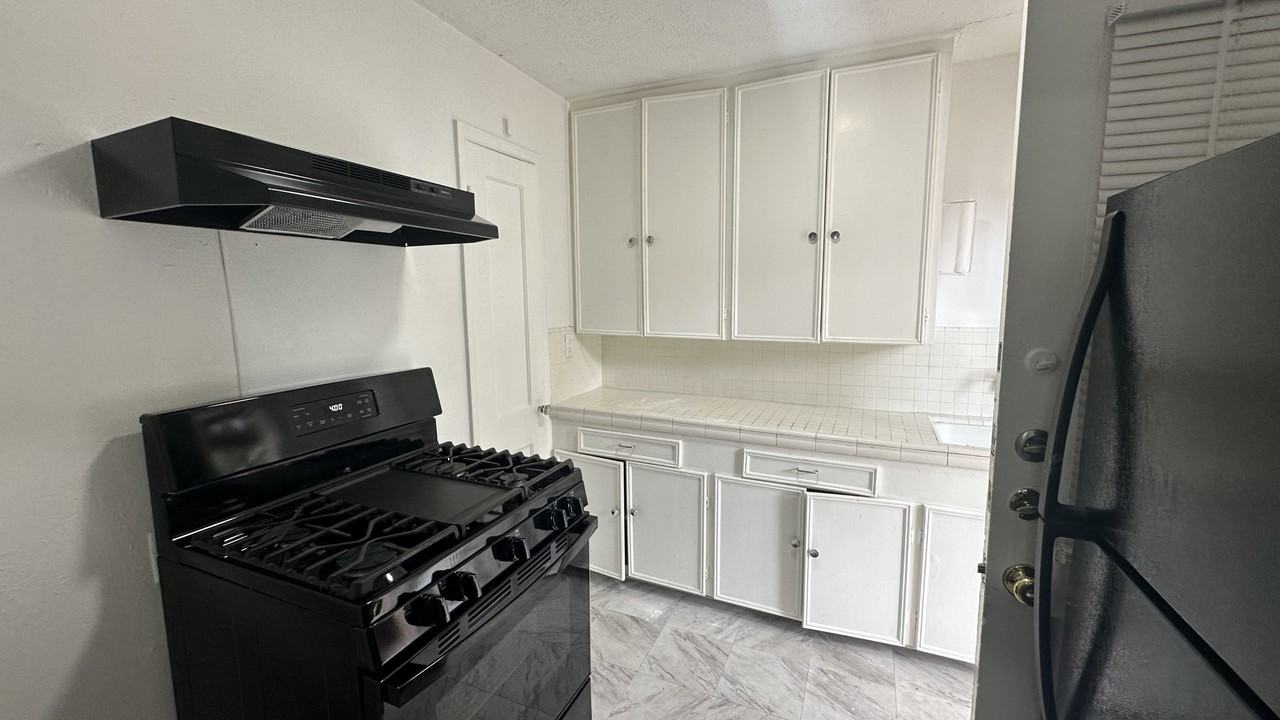 1934 North Boulevard - 05 - Photo 4 of 13