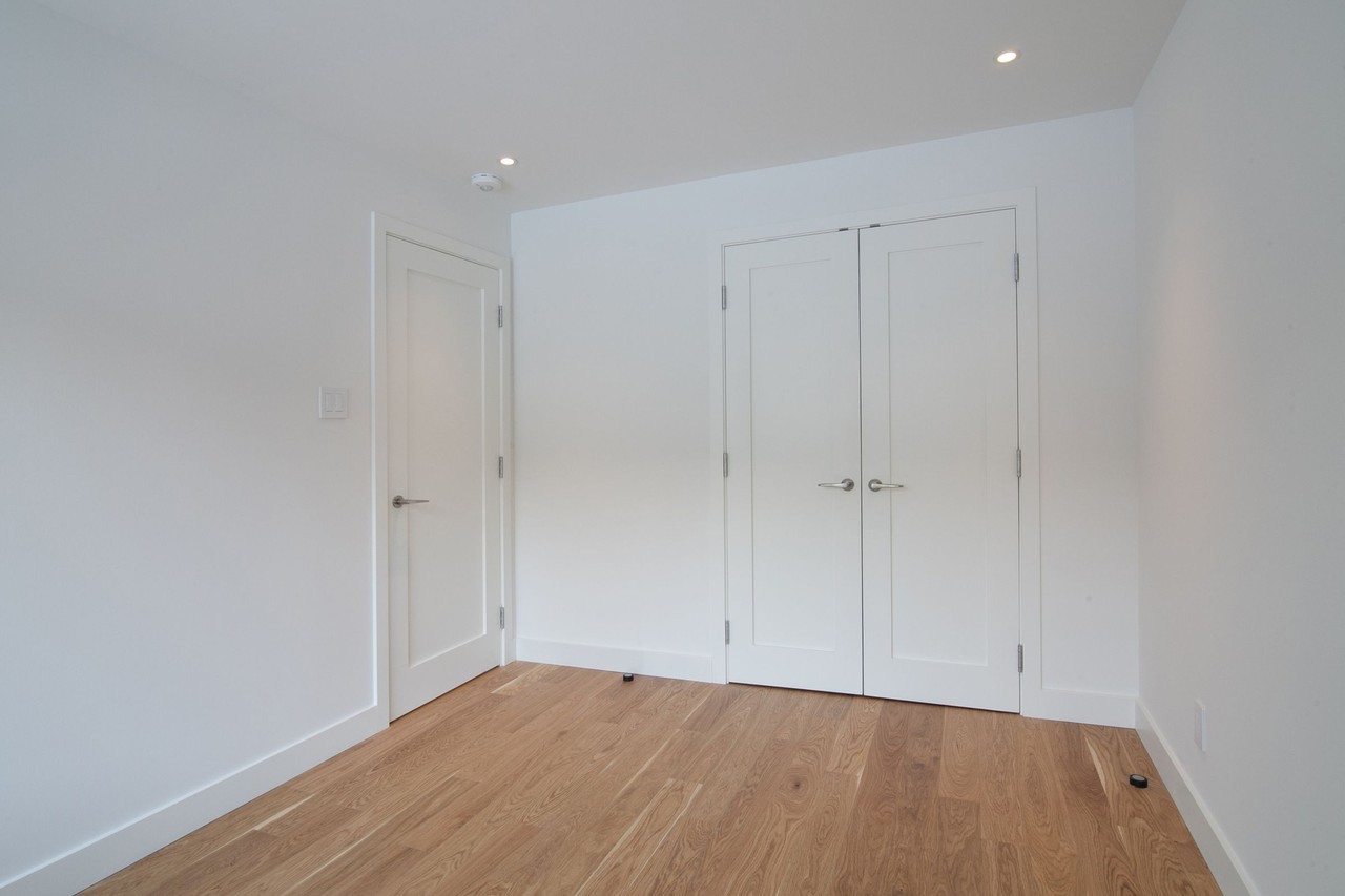 4555 Bonavista Avenue - Photo 7 of 50