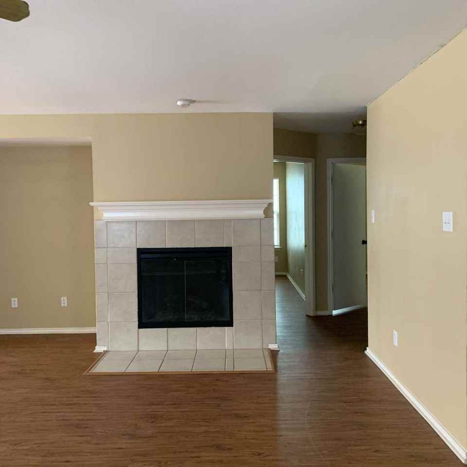 1434 Mission Hills Ln #1 - Photo 3 of 28