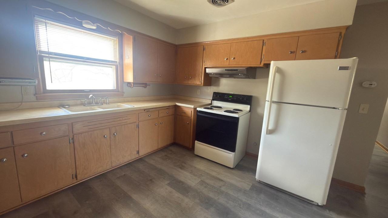 501 Randall Street - Photo 5 of 6