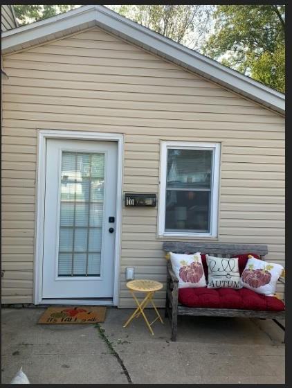 1103 Jefferson St - Photo 2 of 20