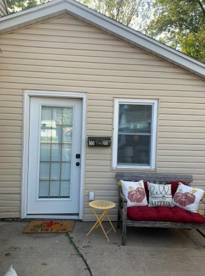 1103 Jefferson St - Photo 4 of 20