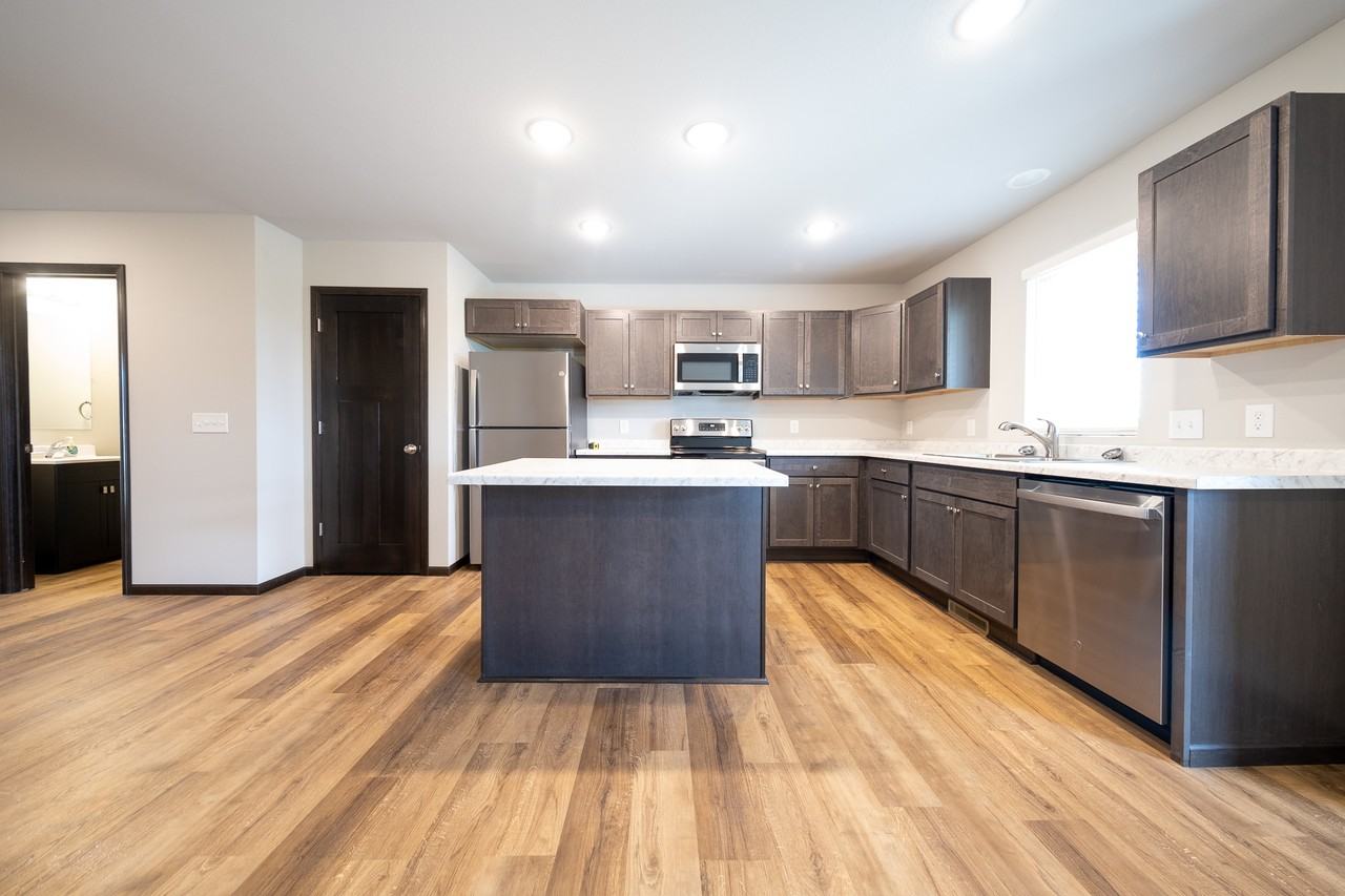 663 4th Circle Dr Se #1 - Photo 4 of 23