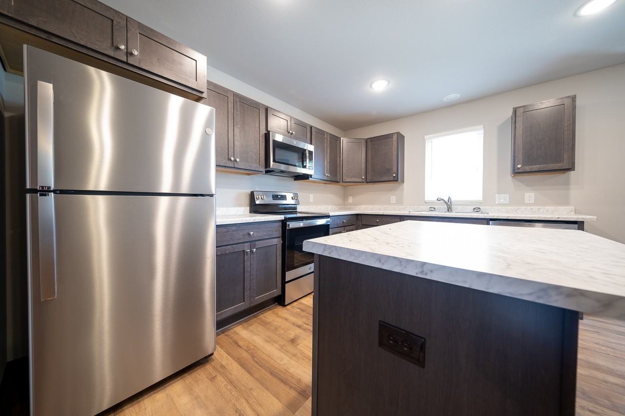 663 4th Circle Dr Se #1 - Photo 5 of 23