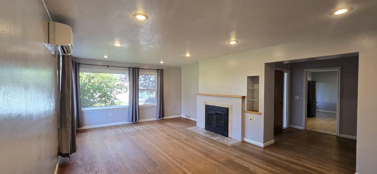 10407 64th Ave S #1 - Photo 3 of 27