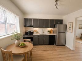 featured image of 629 W Maple Rd