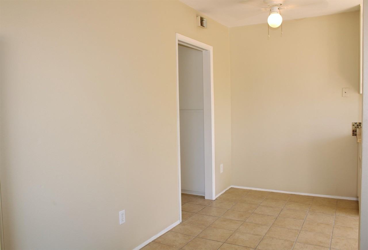 4137 Chamoune Ave #D - Photo 4 of 10