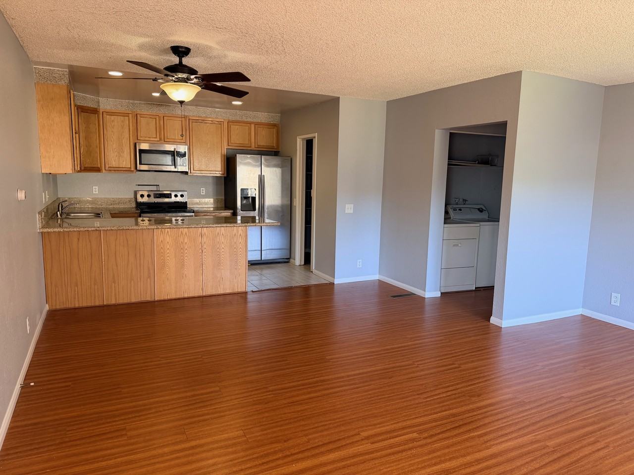 433 Autumn Dr #1 - Photo 4 of 30