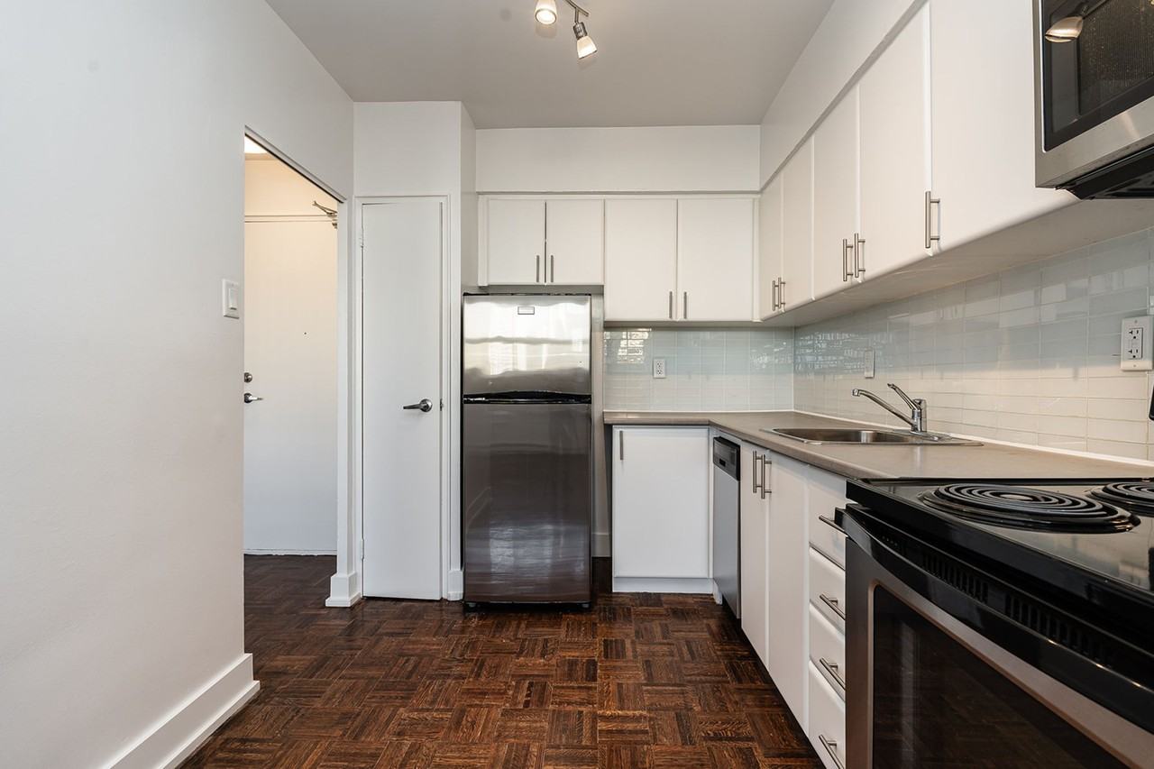 263-265 Dixon Rd - Photo 2 of 13