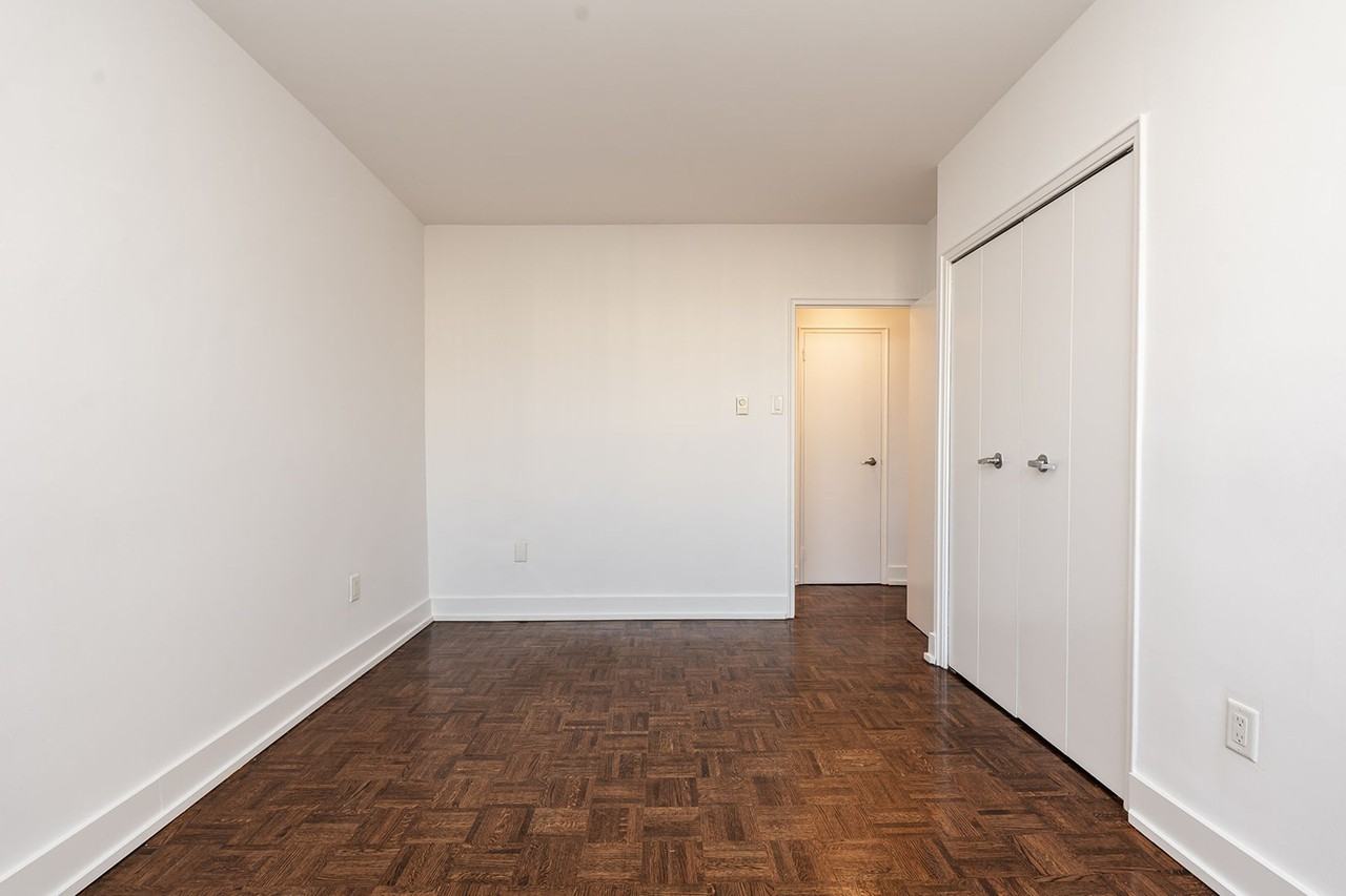 263-265 Dixon Rd - Photo 7 of 13