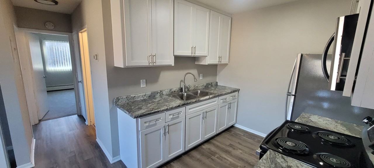 River Walk Apartments of Delano - Photo 2 of 9