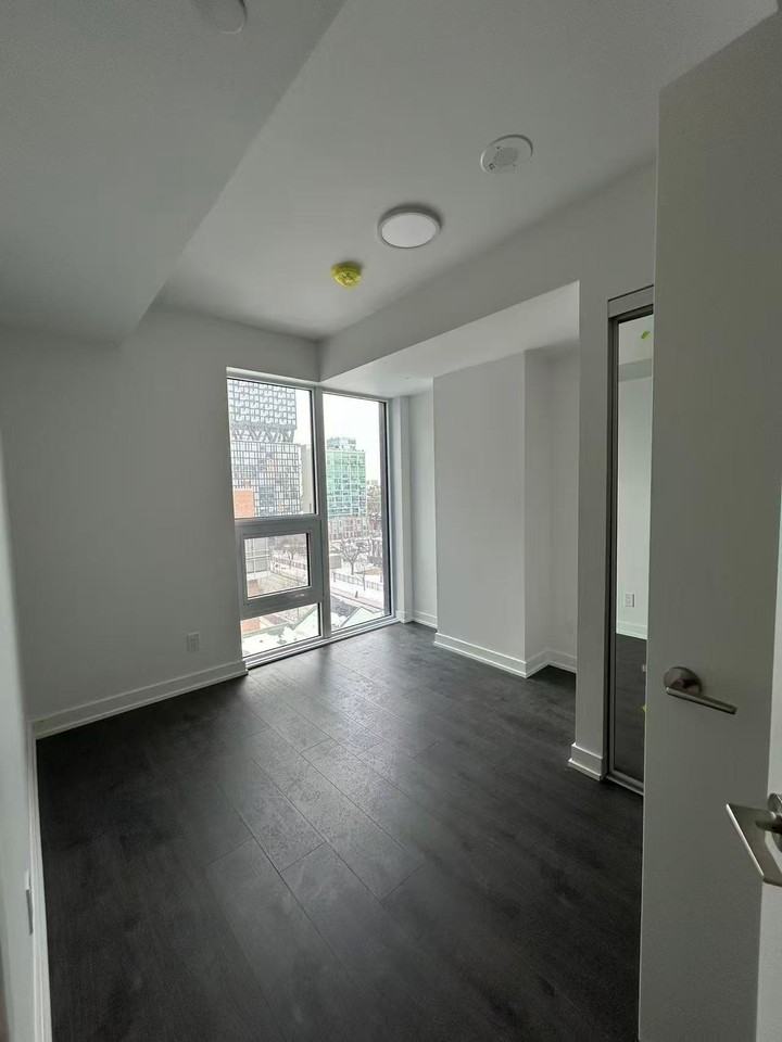100 Queen Street West #903 - Photo 3 of 5