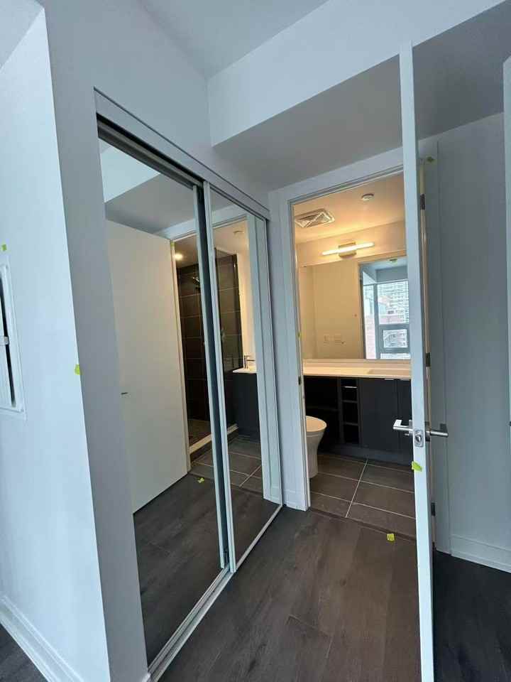 100 Queen Street West #903 - Photo 5 of 5