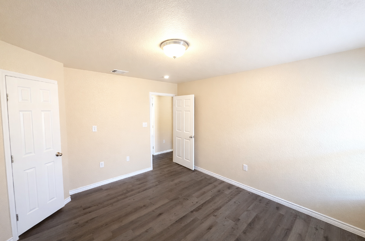1018 Zora Dr #B - Photo 7 of 15