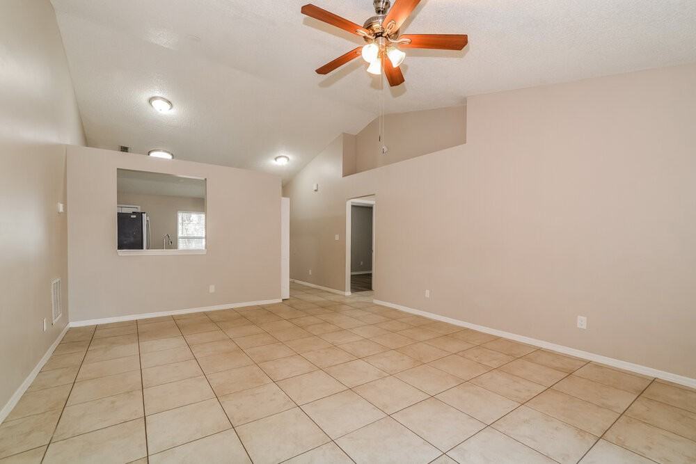 3229 New Mexico Ct - Photo 4 of 16