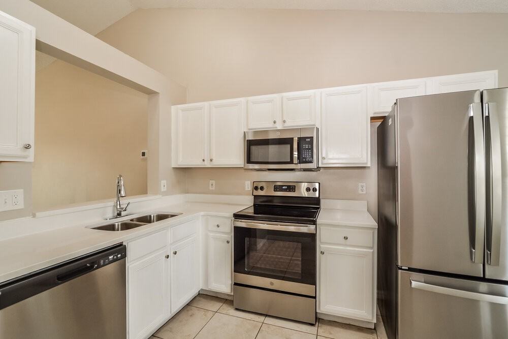 3229 New Mexico Ct - Photo 6 of 16
