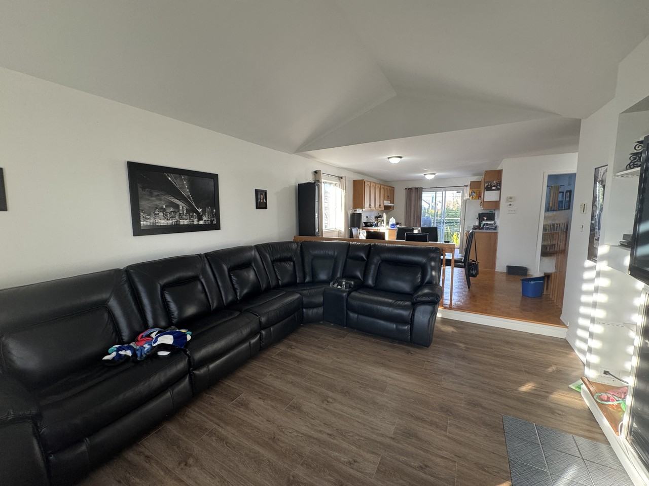 Avenue du Château Pierrefonds - Photo 7 of 17