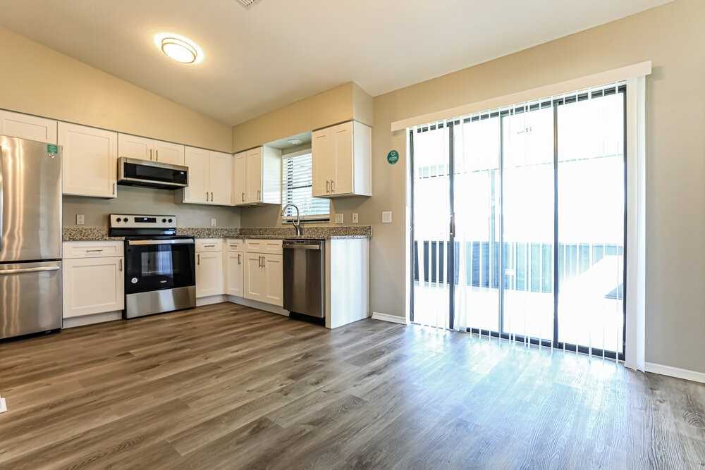 1486 Song St - Photo 5 of 16