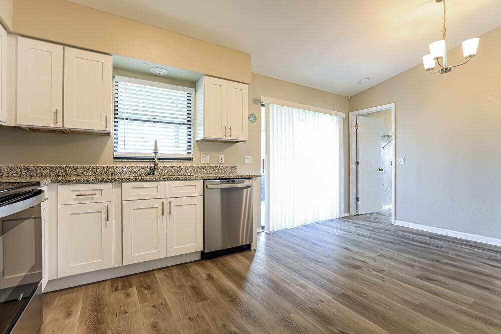 1486 Song St - Photo 7 of 16