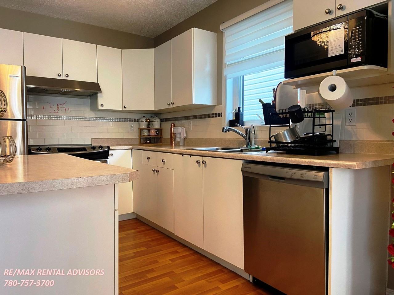 4350 23 St Nw - Photo 3 of 24