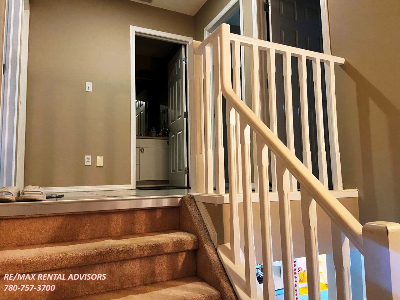 4350 23 St Nw - Photo 7 of 24