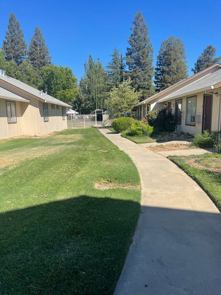 Lake View Apartments - Photo 2 of 7