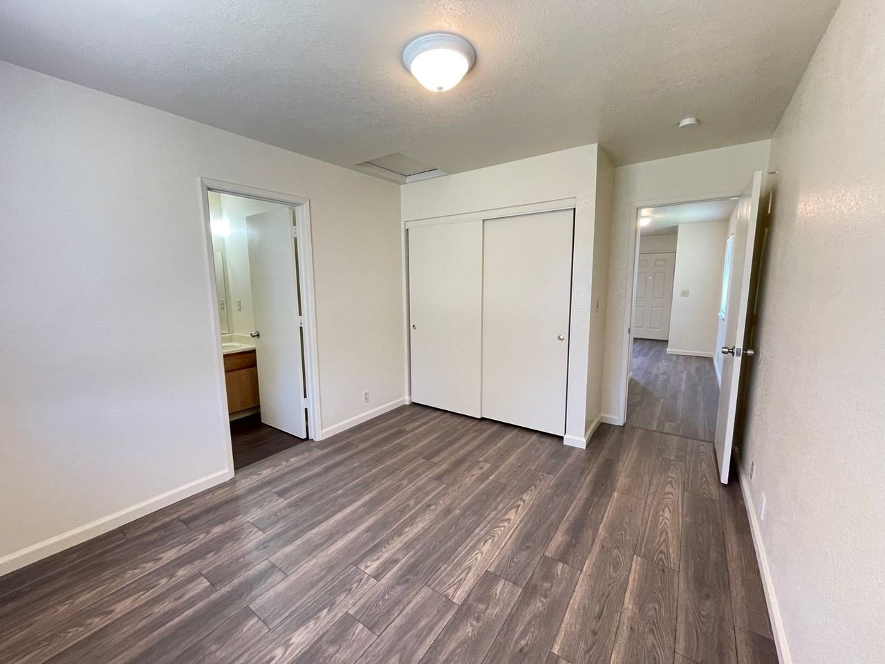 Lake View Apartments - Photo 5 of 7