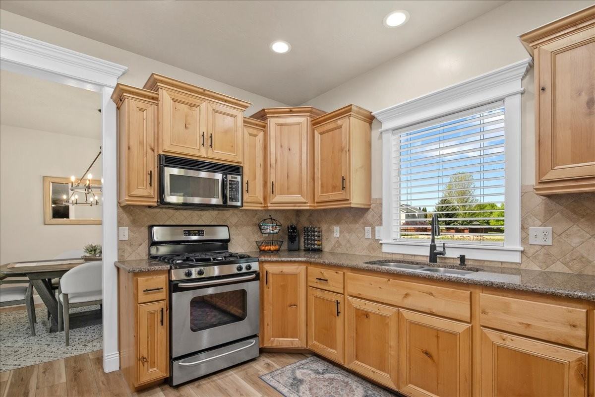 581 N Devon Pl #1 - Photo 4 of 25