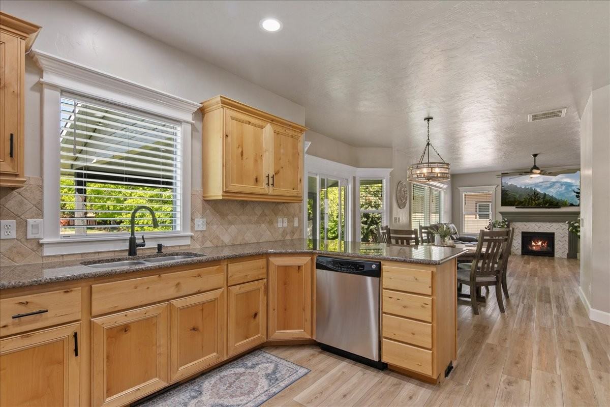 581 N Devon Pl #1 - Photo 5 of 25