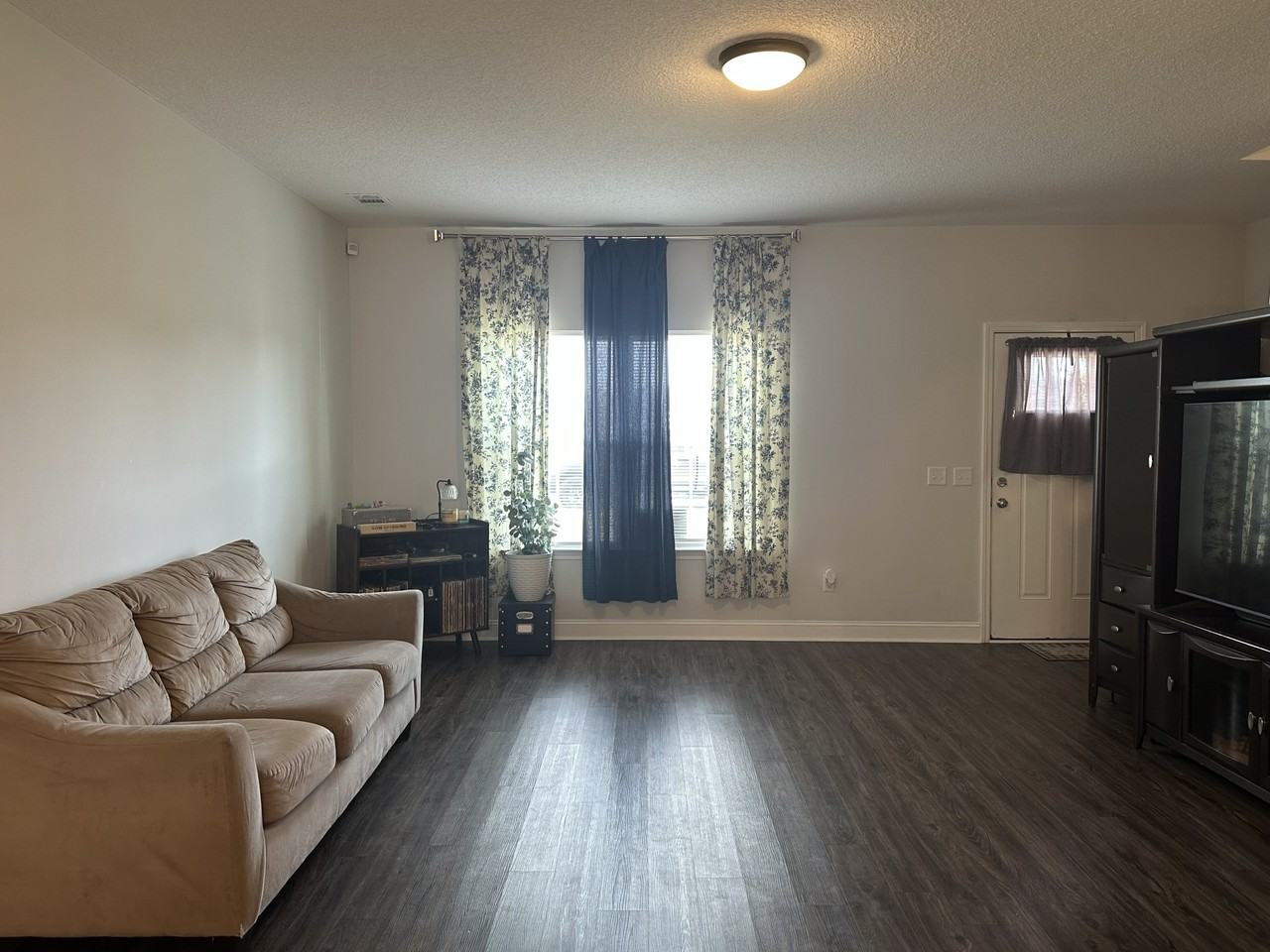 345 Mcclelland Loop Ne #1 - Photo 6 of 31