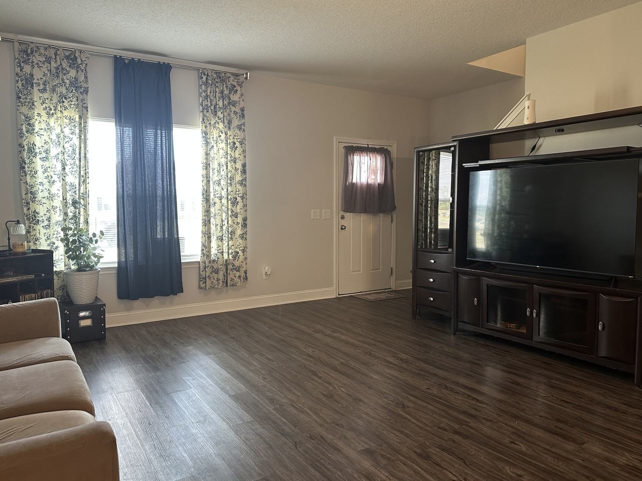 345 Mcclelland Loop Ne #1 - Photo 7 of 31