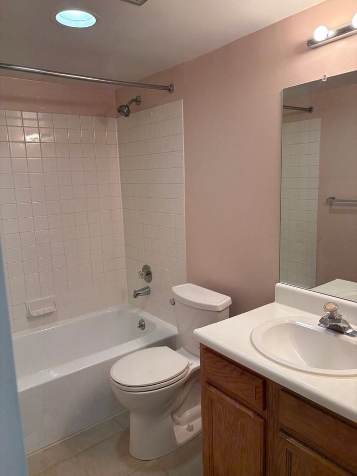 The Racquet Club Apartments - Photo 5 of 50