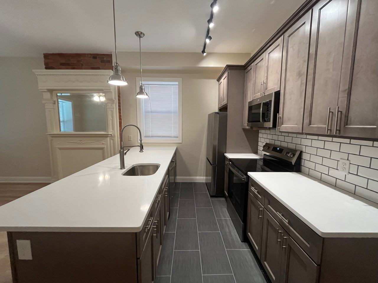 139 S Fairmount St #101 - Photo 4 of 15