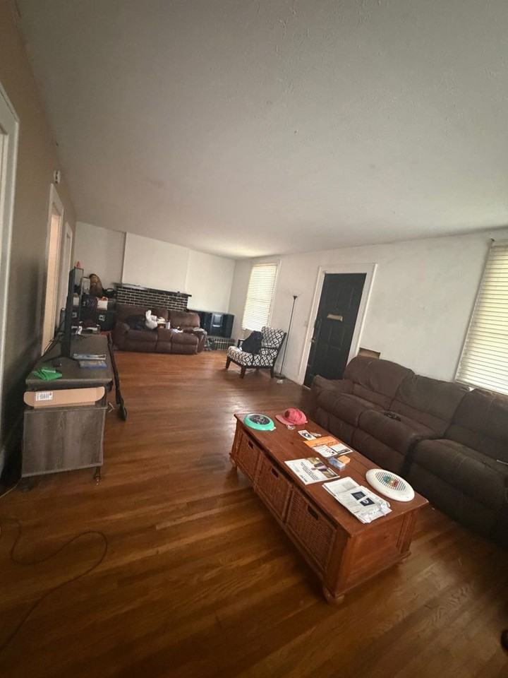 620 E Delmar St - Photo 2 of 9