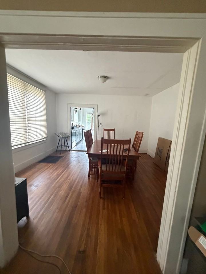 620 E Delmar St - Photo 3 of 9