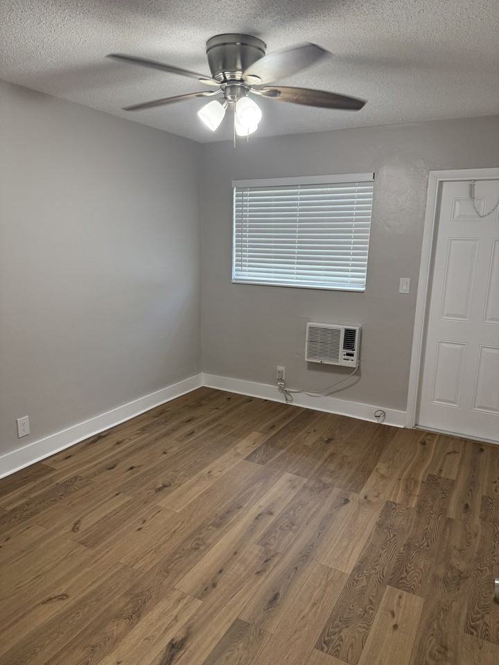 1331 Holly Heights Dr #3 - Photo 4 of 5