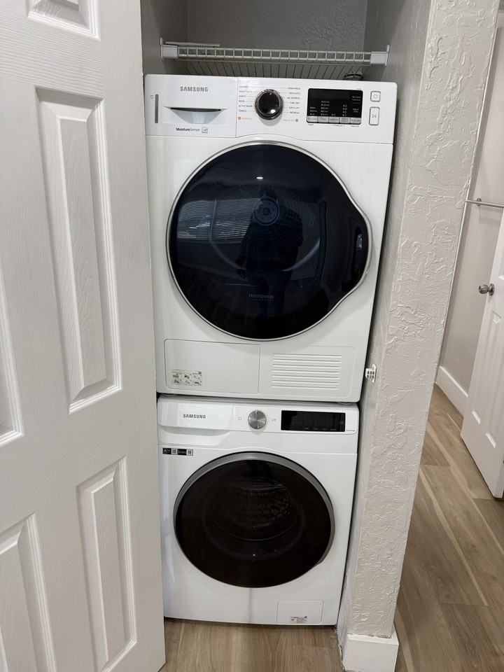 1122 Ne 16th Pl #1 - Photo 4 of 6