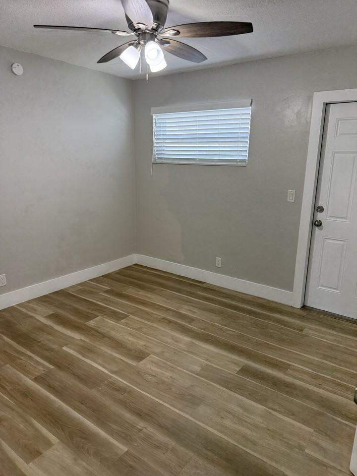 1122 Ne 16th Pl #1 - Photo 5 of 6