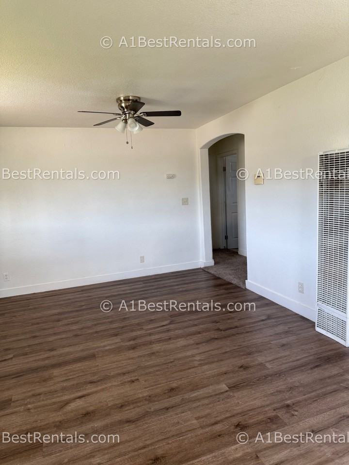 1905 John St #1 - Photo 2 of 10