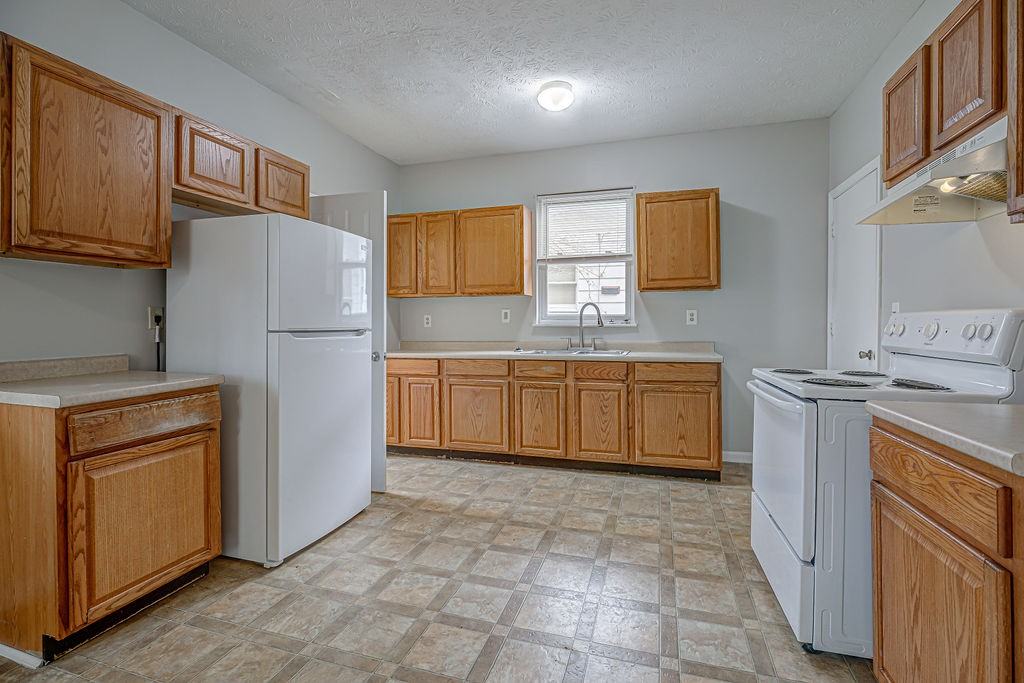 1915 Woodlawn Ave #1 - Photo 4 of 28