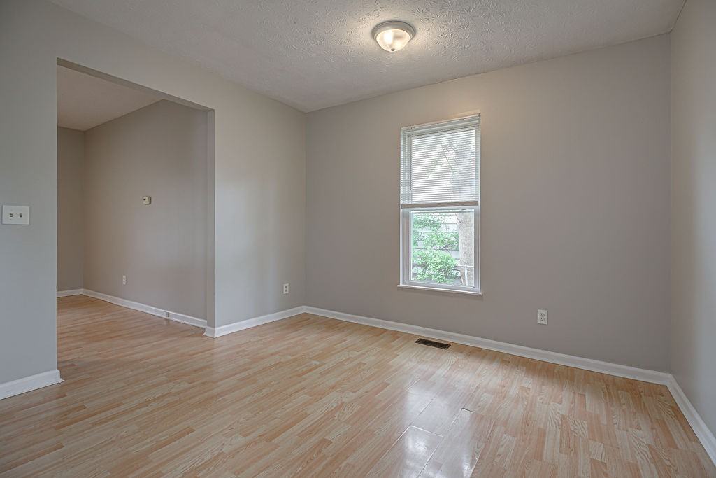 1915 Woodlawn Ave #1 - Photo 7 of 28