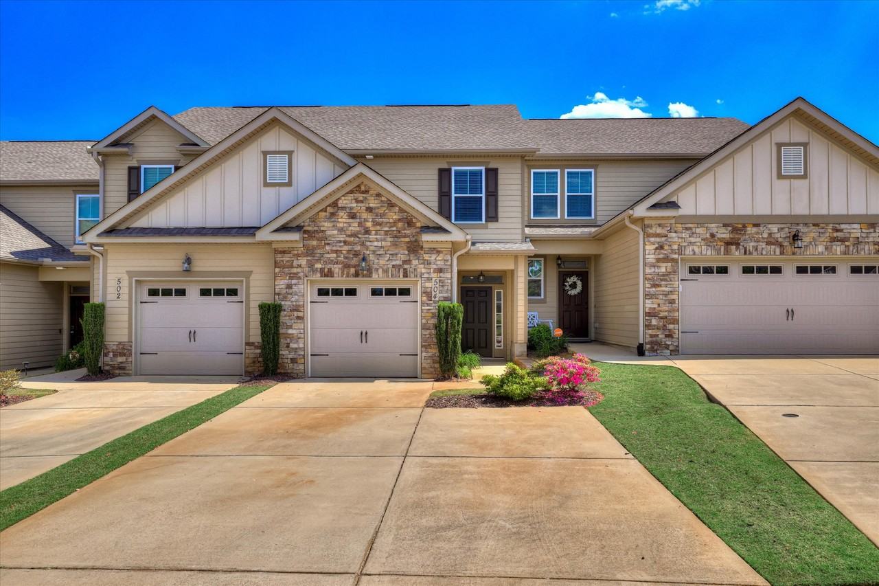 504 Vinings Dr #1 - Photo 2 of 40