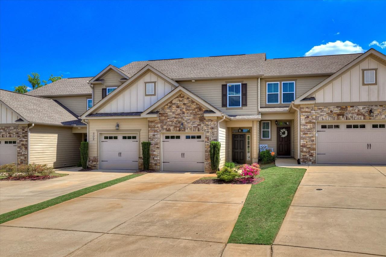 504 Vinings Dr #1 - Photo 4 of 40