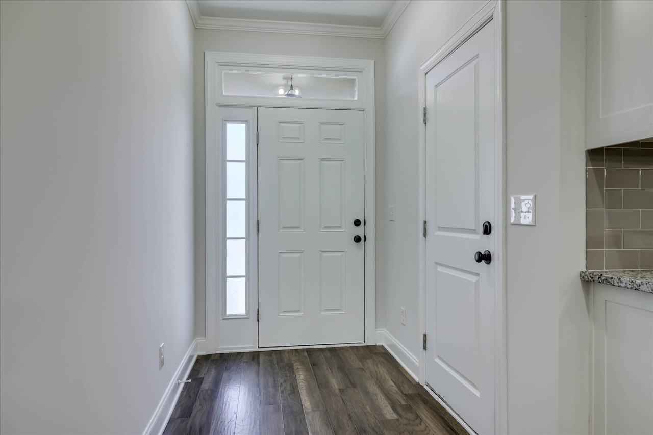 504 Vinings Dr #1 - Photo 6 of 40